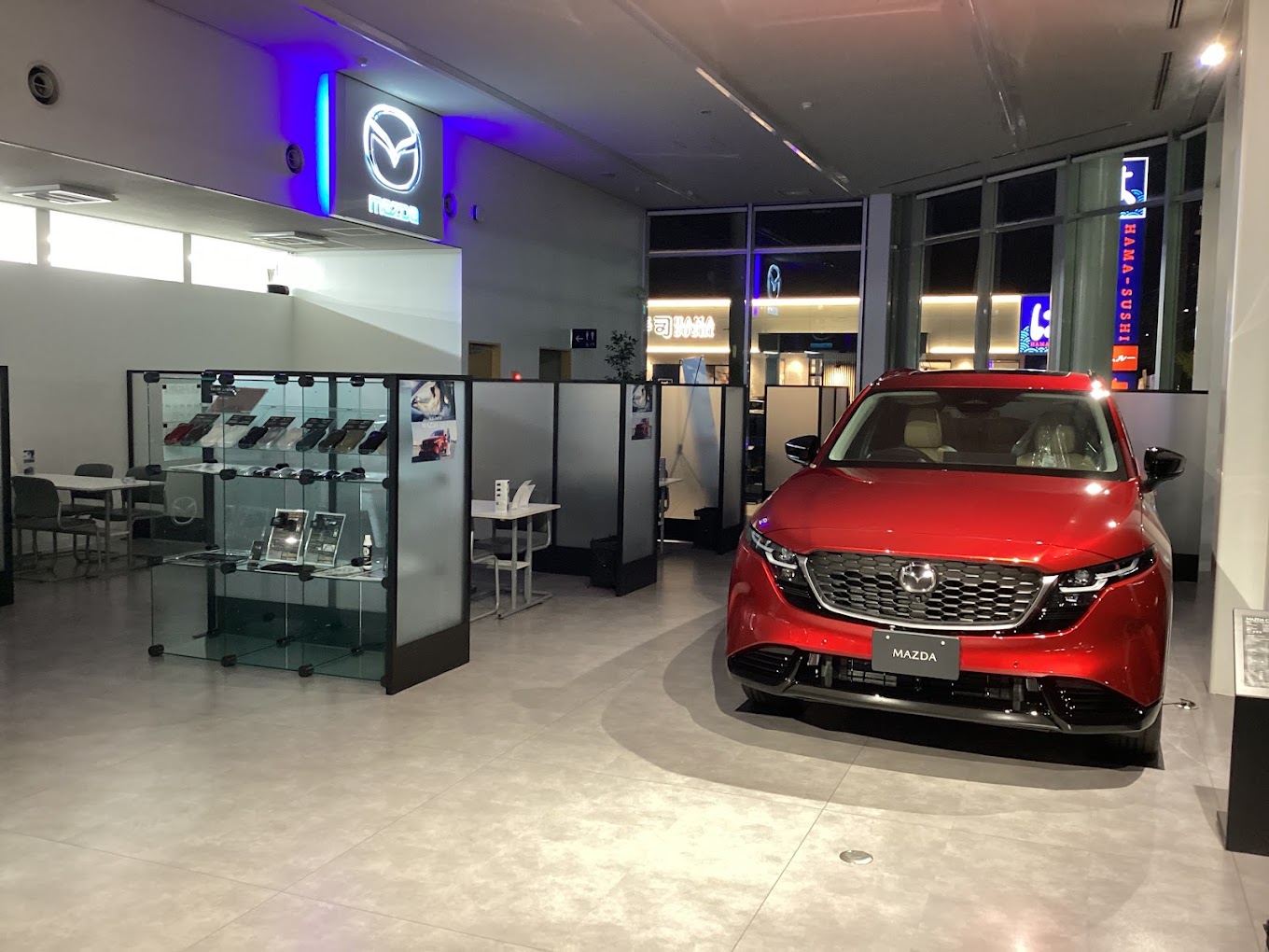 当社ショールームになります！展示車もございまして最新のお車にもふれて頂けます。
