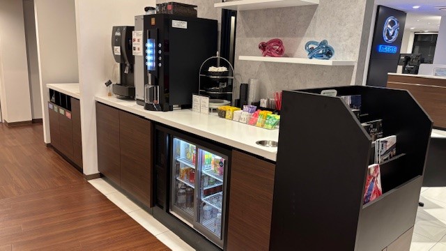 どなた様にも快適にお過ごし頂ける様、フリードリンクコーナーご用意致しております。